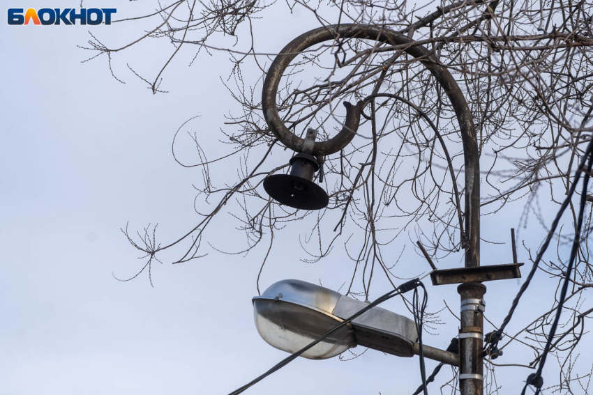 На более 10 часов без электричества остались жители Волгограда