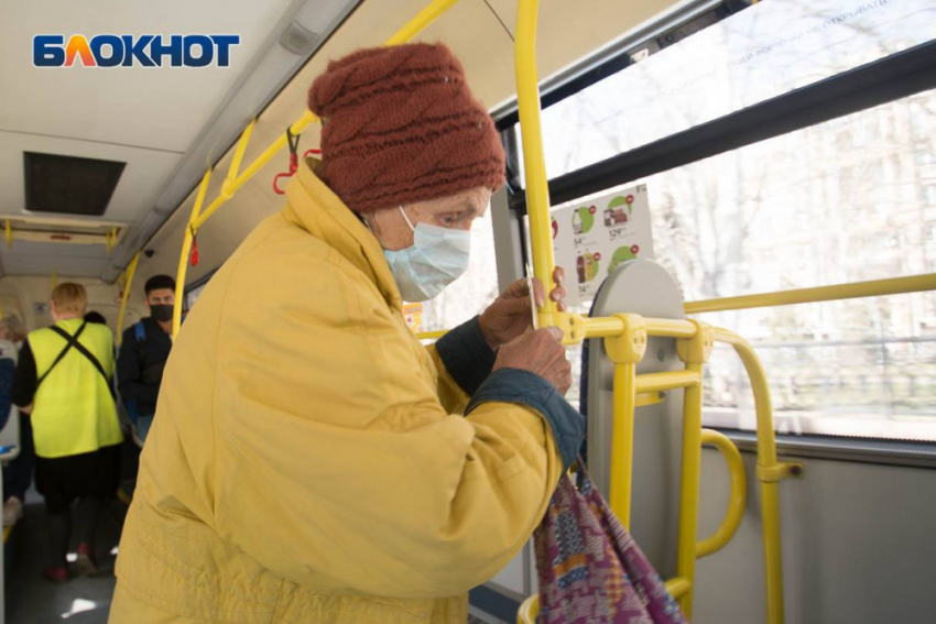 На пенсию надежд нет: жители Волгограда признались, сколько готовы тратить на пожилых родителей