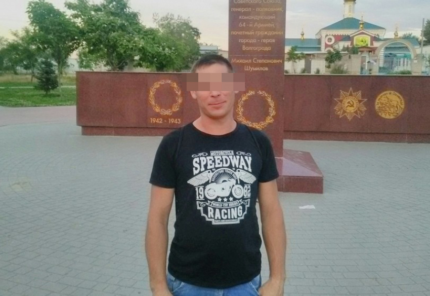 В Волгограде ищут мужчину с укушенной щекой и крыльями