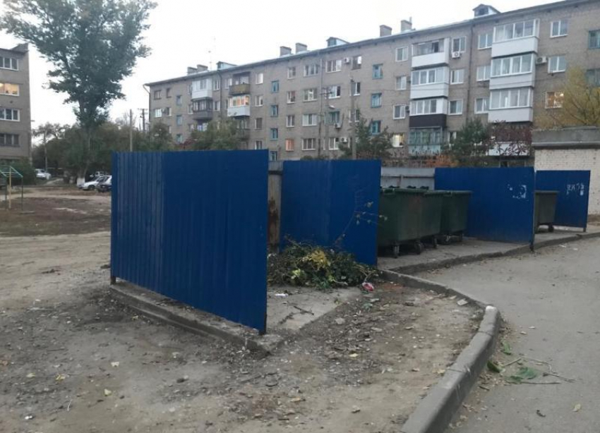 Сгоревшие мусорные баки убрали во дворе Краснооктябрьского района после публикации «Блокнот Волгоград"