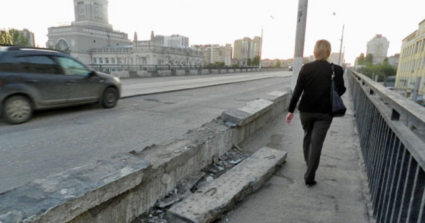 ﻿В Волгограде Комсомольский путепровод будет отремонтирован к январю 2017 года