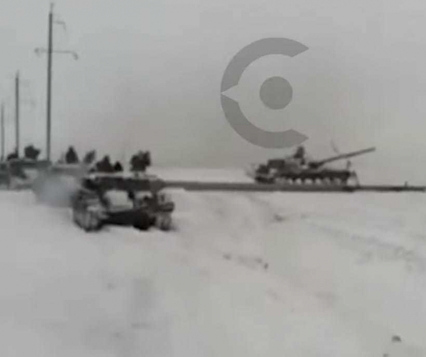 Волгоградские военные отреклись от тарана танком опоры ЛЭП, обесточившей 6 поселков
