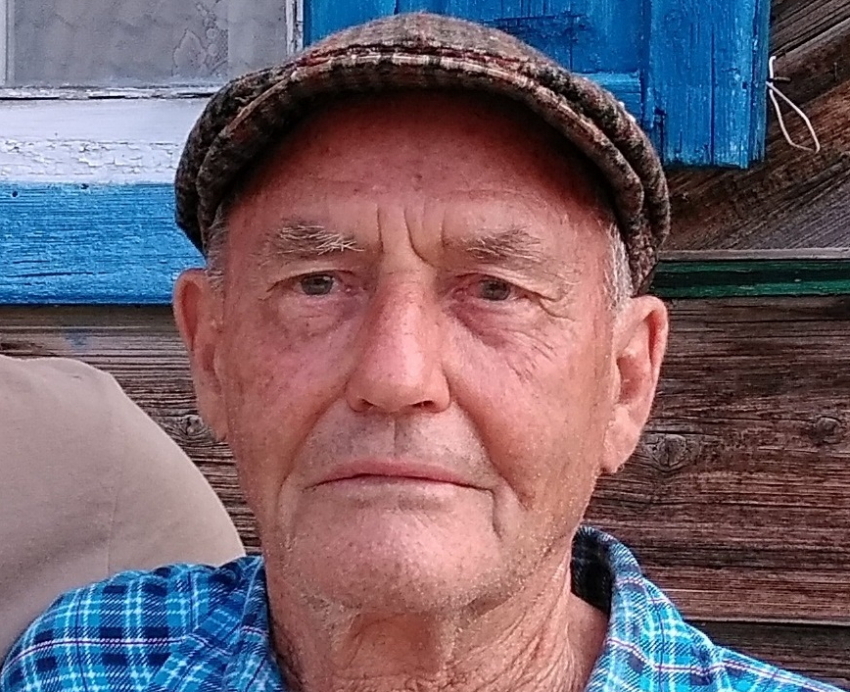 В Волгоградской области пятые сутки разыскивают пенсионера в белой фуражке