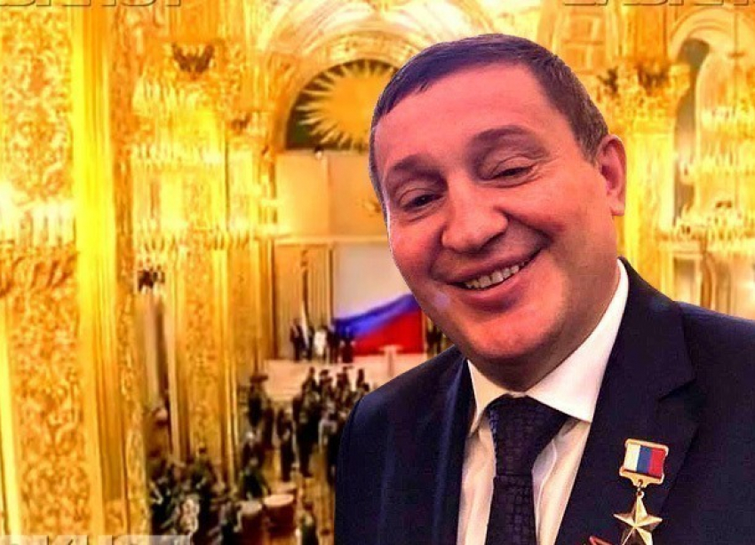 С барского плеча: губернатор Андрей Бочаров оценил подвиг ветеранов в 2 тысячи рублей 