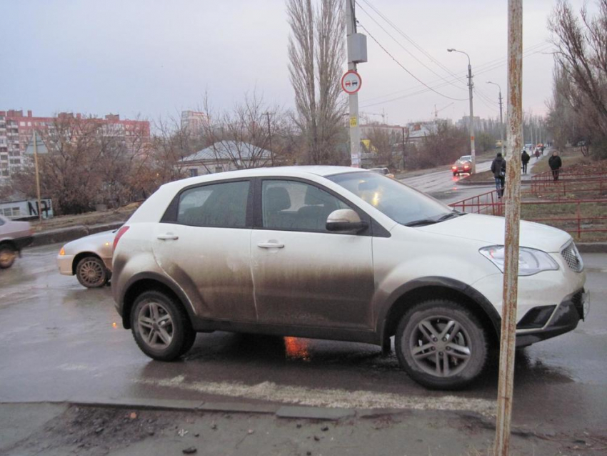 В Волгограде программист на иномарке сбил полицейского на «зебре»