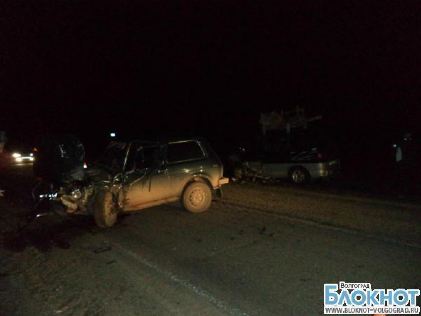 Под Волгоградом столкнулись Нива и Mitsubishi