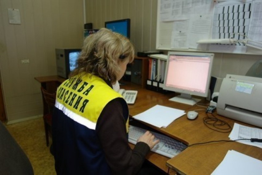 В Волгограде спасатели помогли семье с грудным ребенком 