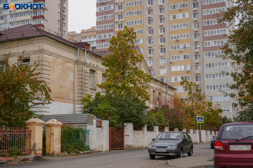 14-летняя распылила перцовый баллончик в лицо однокласснице в Волгограде