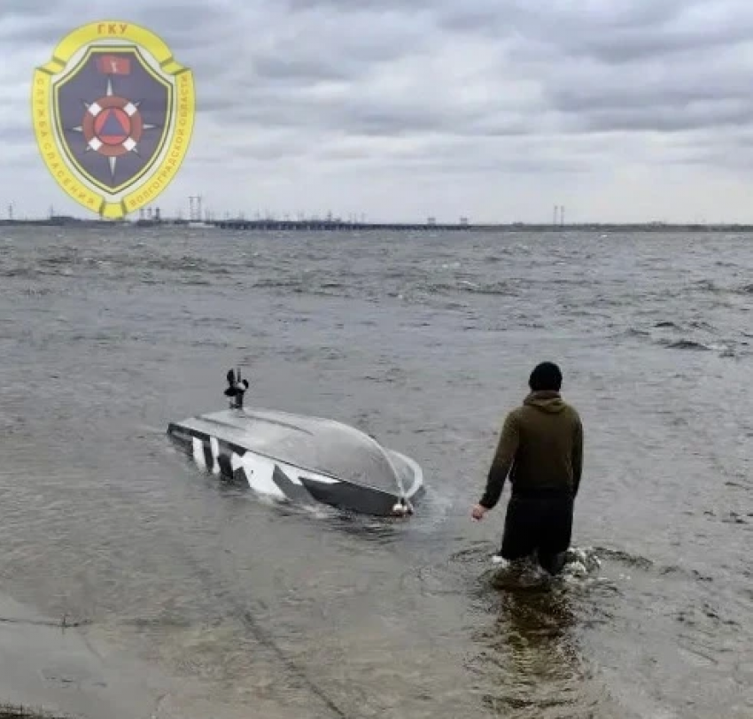Лодка с мужчиной перевернулась на севере Волгограда 