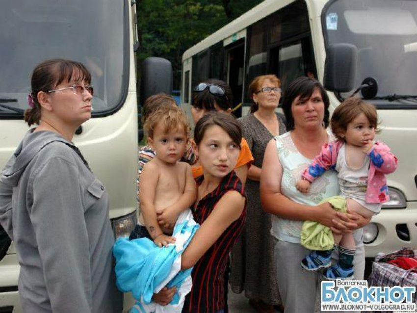 Волгоградцы завалили луганских беженцев гуманитарной помощью