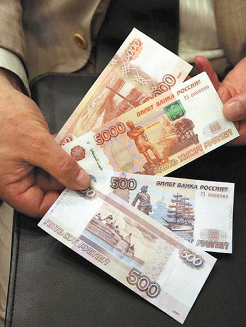 В Камышине задержана банда фальшивомонетчиков во главе с 18-летней сбытчицей