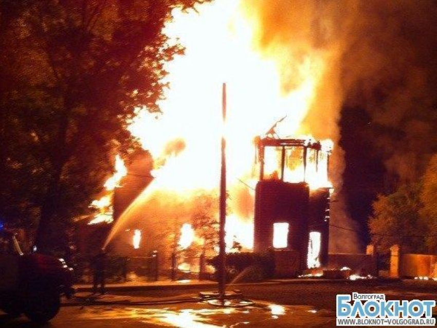 В Волгограде сгорел Крестовоздвиженский храм