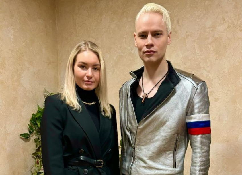 Элегантная блондинка стала особой гостьей  SHAMANа на концерте в Волгограде 