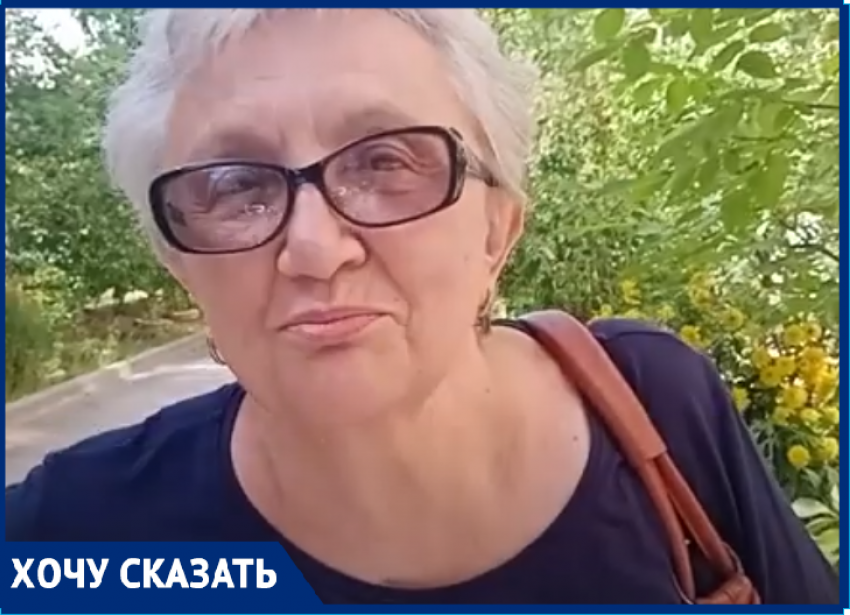 «Дети идут по лужам и грязи»: в Волгограде просят проложить дорогу до школы 