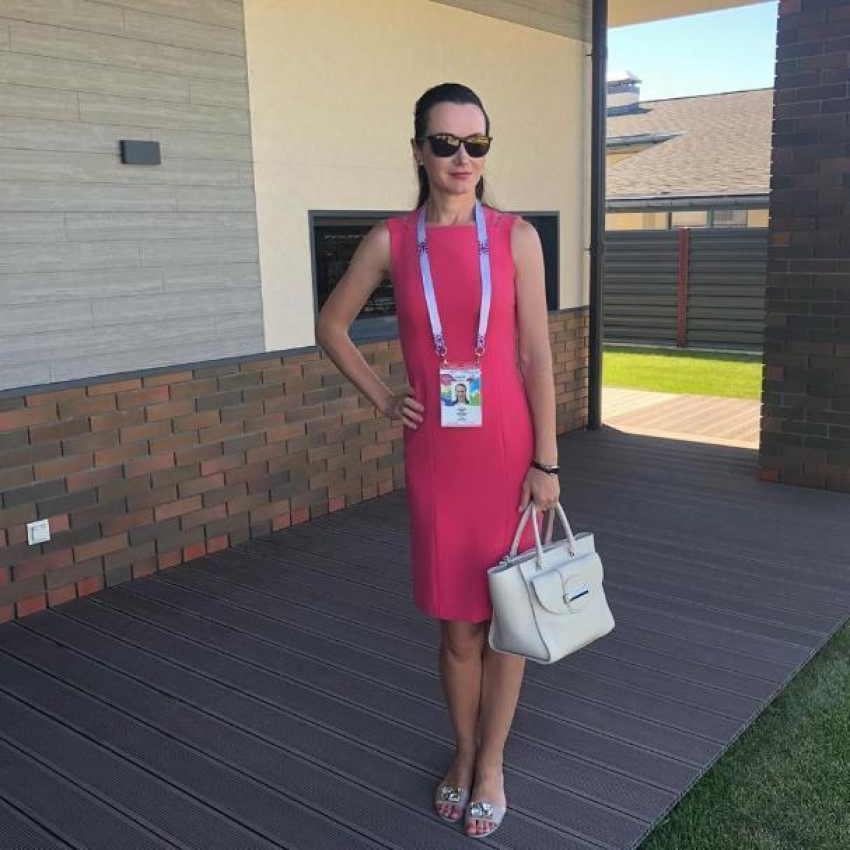 Олимпийская чемпионка из Волгограда надела розовое платье на матч Нигерии и Исландии