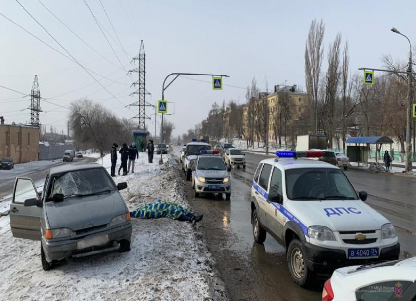 Водитель «четырнадцатой» сбил насмерть мужчину на переходе в Волгограде