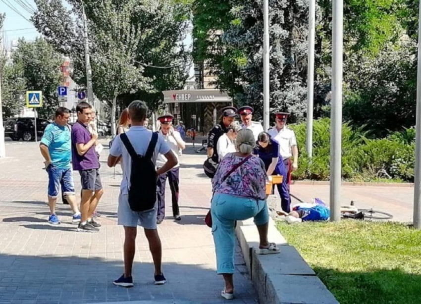 60-летний велосипедист умер в центре Волгограда на глазах у прохожих