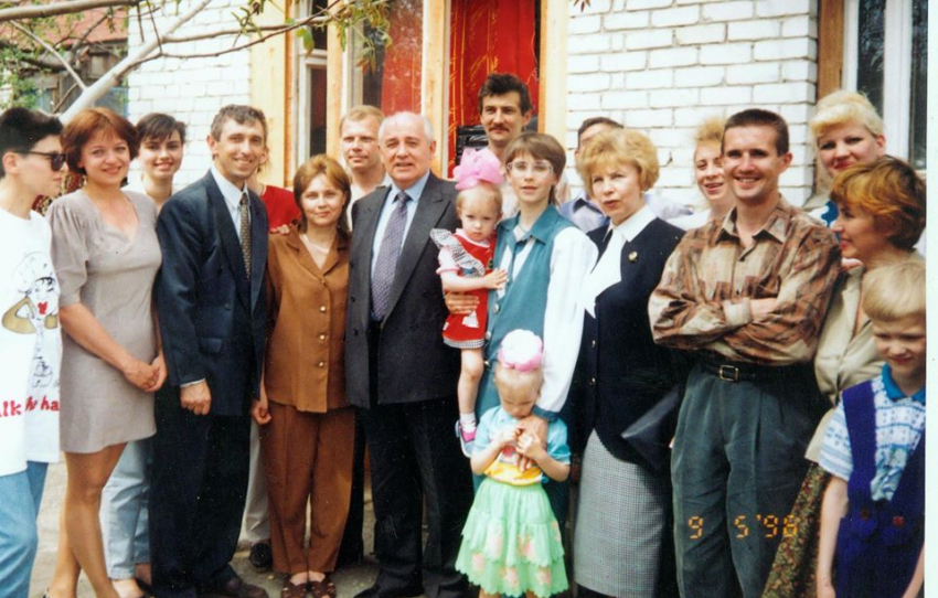 "Ели с ним пирожки в столовой": волгоградцы вспоминают умершего Михаила Горбачева