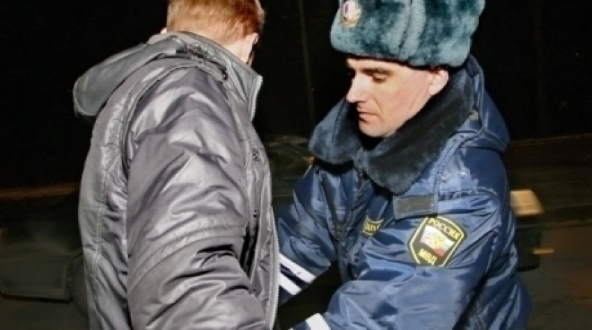 Нервный житель Волгограда с марихуаной в кармане задержан на посту ДПС