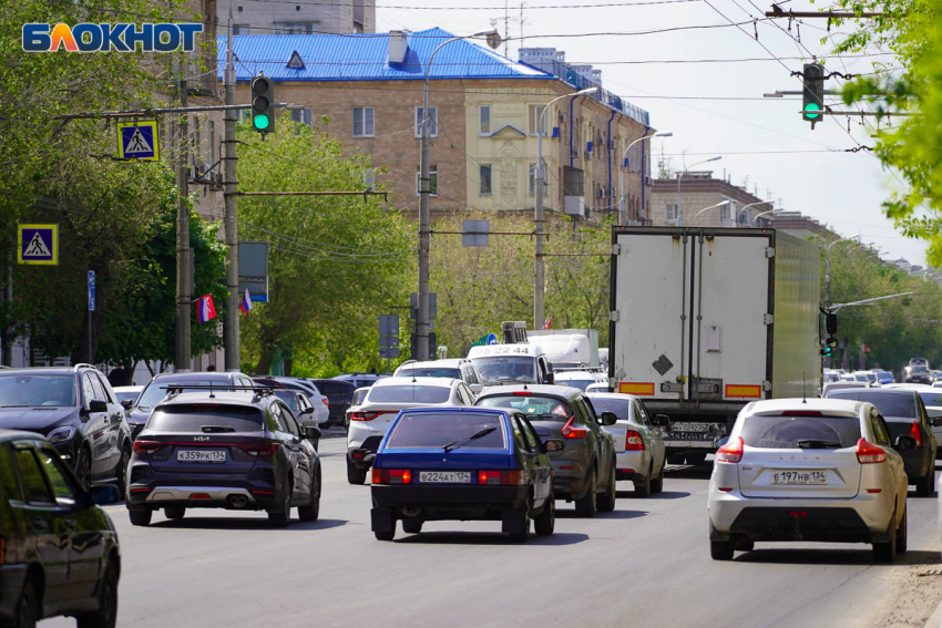 Волгоград встал в 9-балльных пробках 