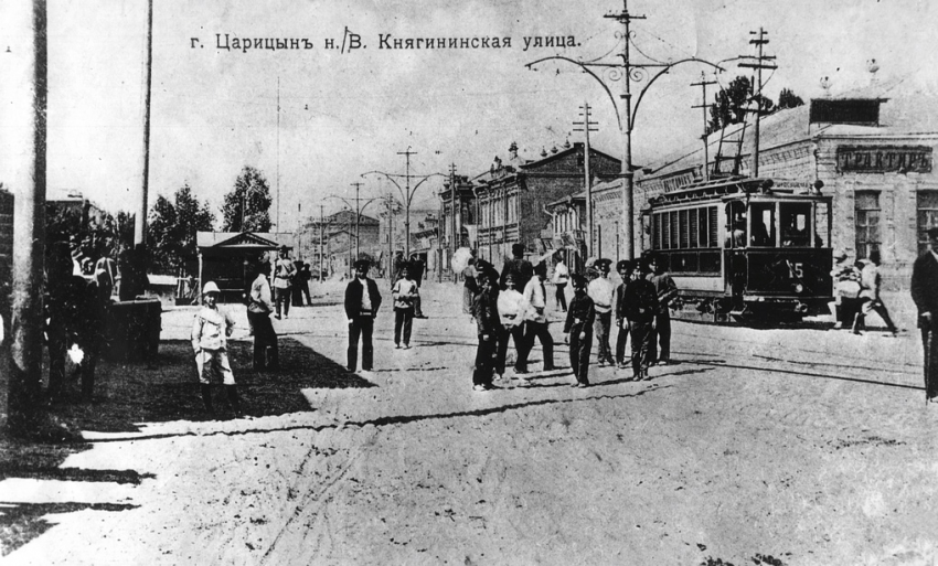 Преодолел песчаную бурю, коррупцию и купцов-консерваторов: 110 лет волгоградскому трамваю