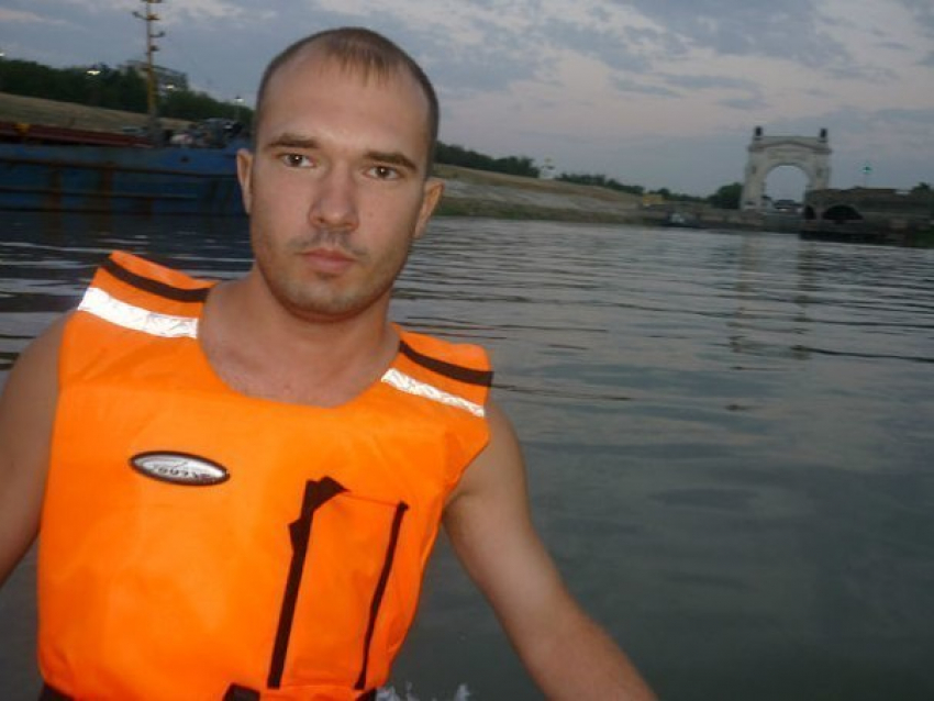 Студент из Волгограда зарабатывает деньги на лечение от смертельной болезни