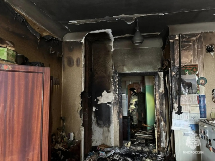 20 человек эвакуировали из горящего общежития в Волгограде