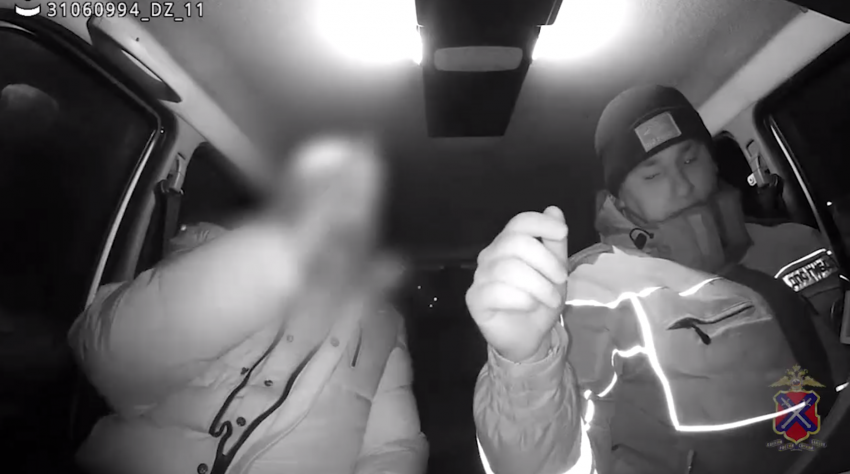 Самая галантная попытка дачи взятки попала на видео в Волгоградской области