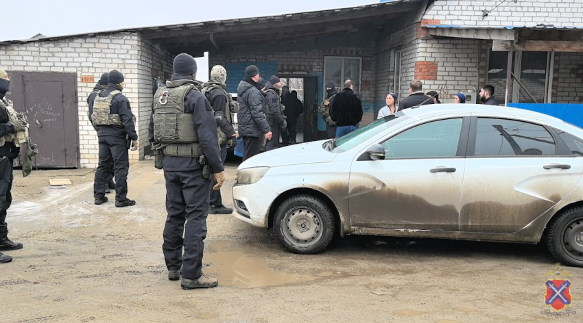 Облаву на цыганское поселение устроили спецслужбы в Волгограде: видео 