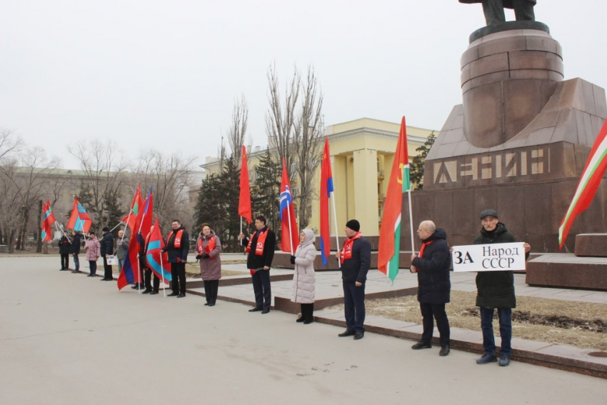 Прошло 30 лет, но они не сдаются: коммунисты Волгограда требуют вернуть СССР