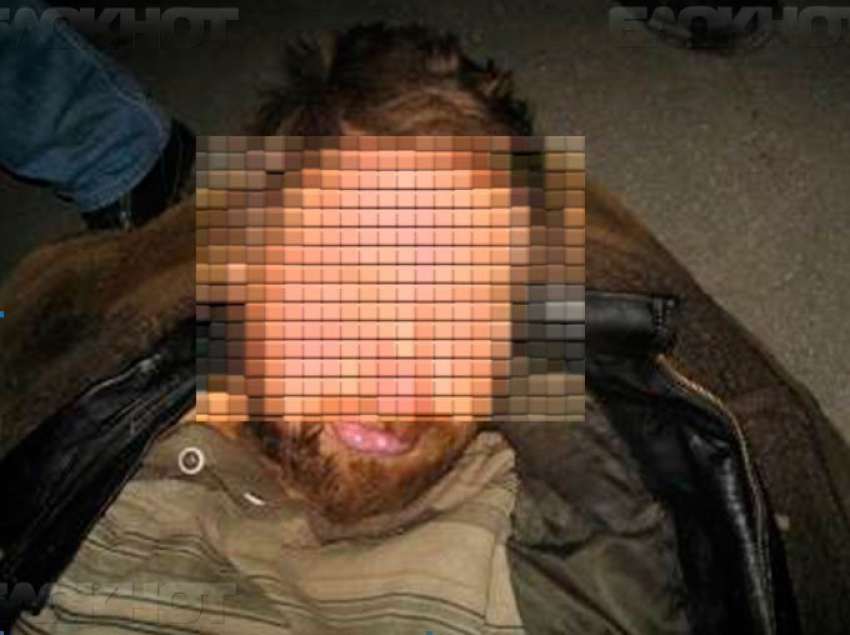 В Волжском мужчина умер на крыше женской консультации