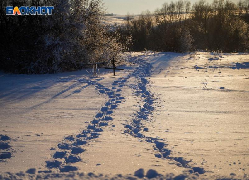 15-летнюю Айлиту похоронили на новом кладбище в Камышине