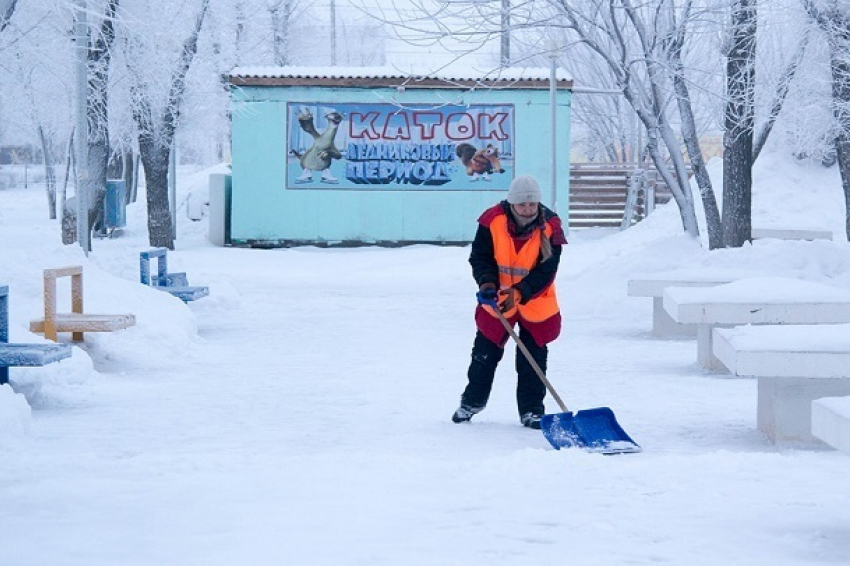 В Волгоградской области из-за метели до вечера перекрыли федеральную трассу 
