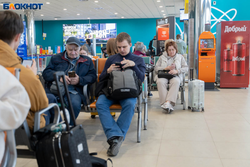 Пассажиры ждут сутки: почти все рейсы задерживаются в волгоградском аэропорту 