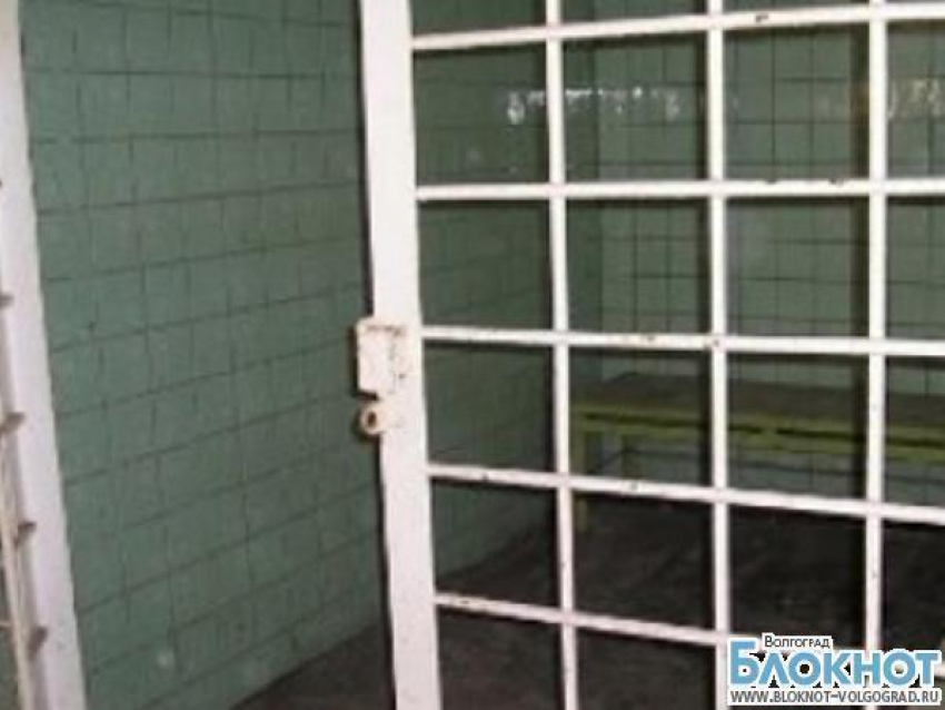 В Волжском в камере скончался задержанный