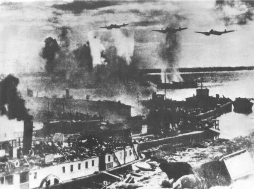 23 августа 1942 года - 42 тысячи жителей погибли при бомбардировке Сталинграда