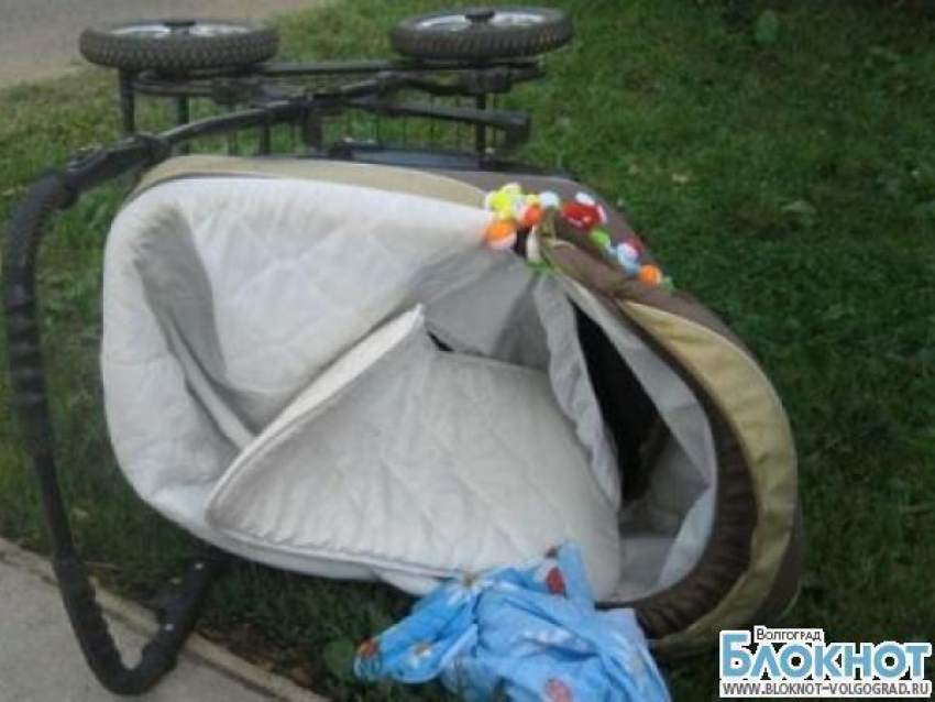 Под Волгоградом «шестерка» сбила коляску с годовалым ребенком