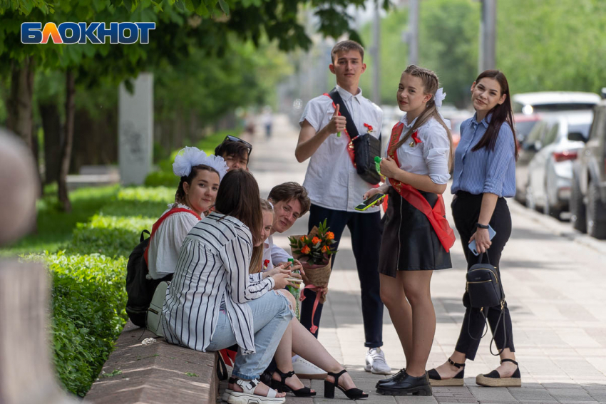 Школьница из Волгограда набрала 200 баллов по двум предметам ЕГЭ-2026 
