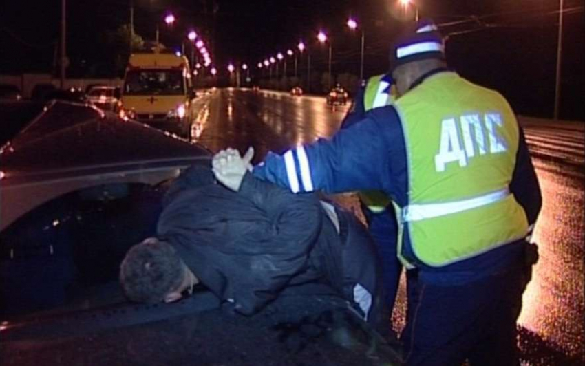 Пьяный депутат напал на полицейского в Волгоградской области