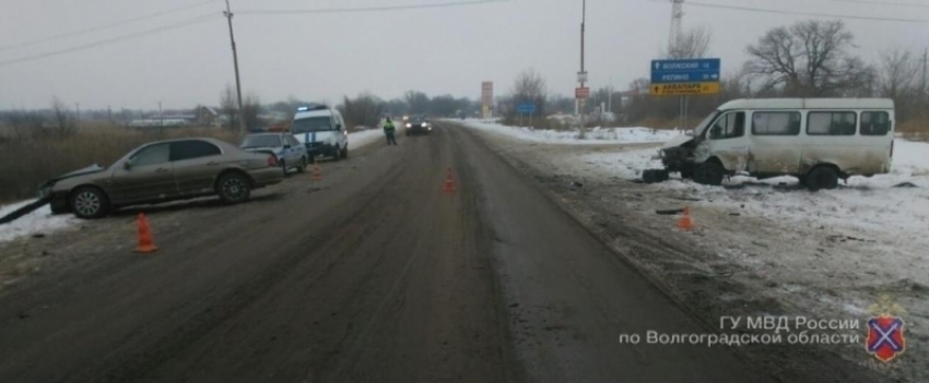 Под Волгоградом в ДТП Hyundai и «Газели» пострадали двое водителей и 11-месячный ребенок