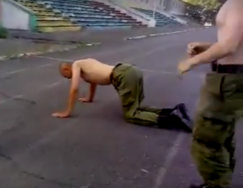 Армия не для слабаков: в сети появилось видео об унижении волгоградского солдата