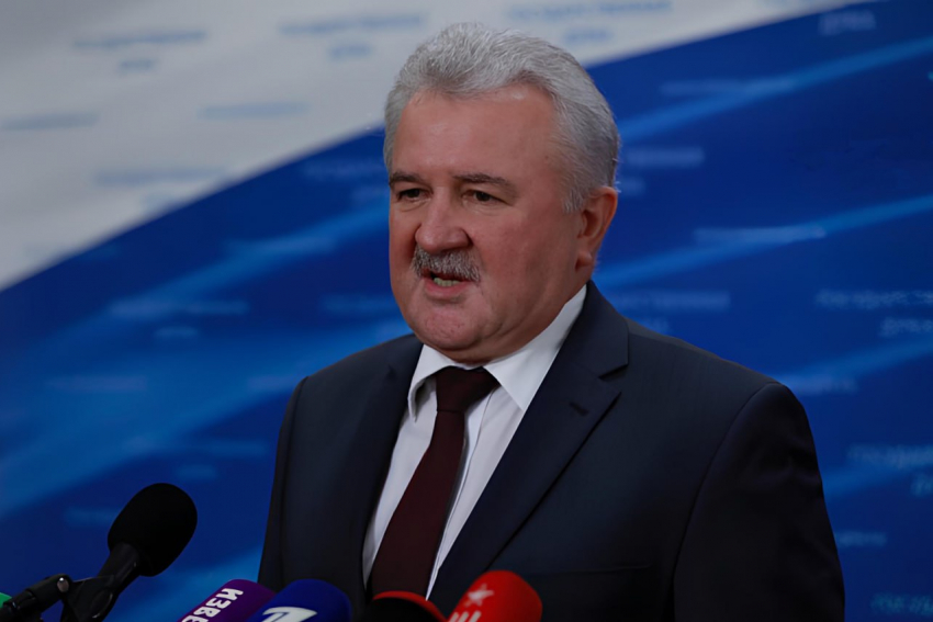 Первый пошел: депутат Госдумы Москвичев решил продлить мандат на новый срок