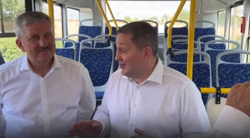 Губернатор Бочаров учинил разнос в автобусе из-за неработающего кондиционера - видео