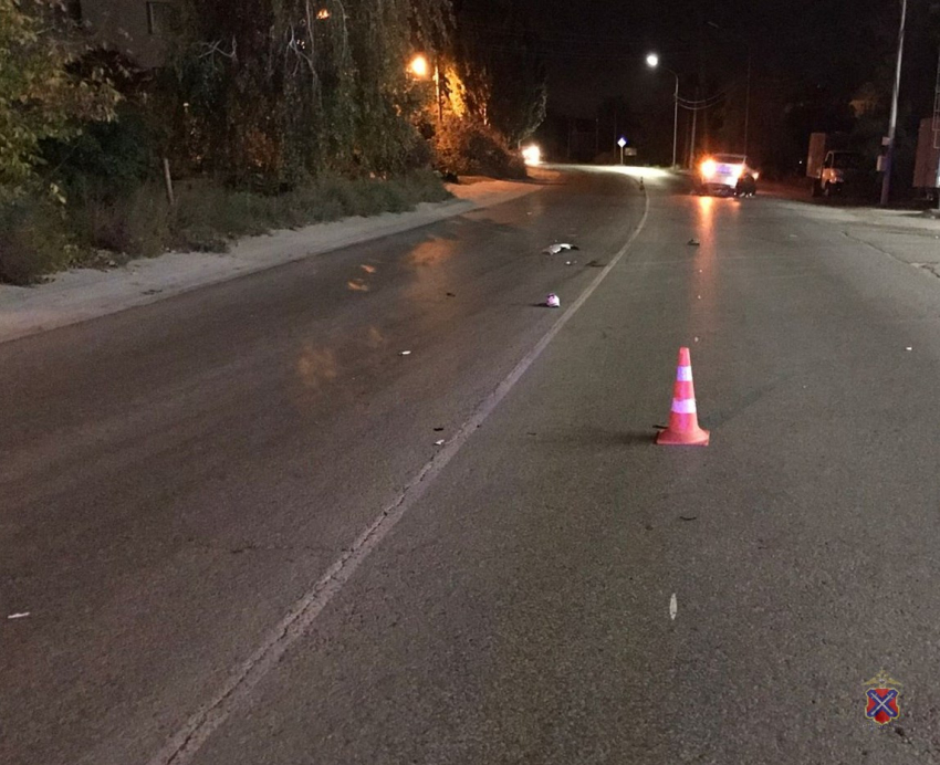 Из-под машины торчали ноги: иномарка сбила лежащего на дороге волгоградца 