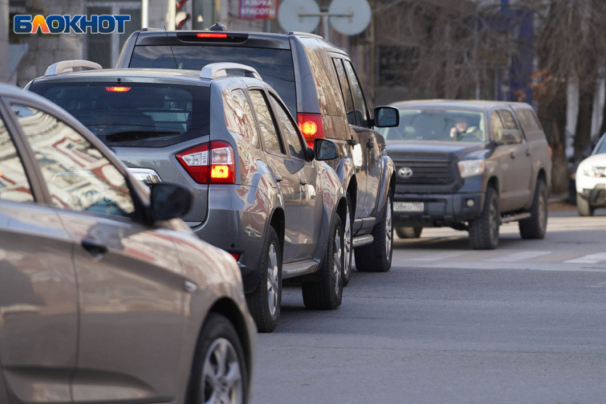 Закон о платных парковках в Волгограде могут принять уже летом-2023