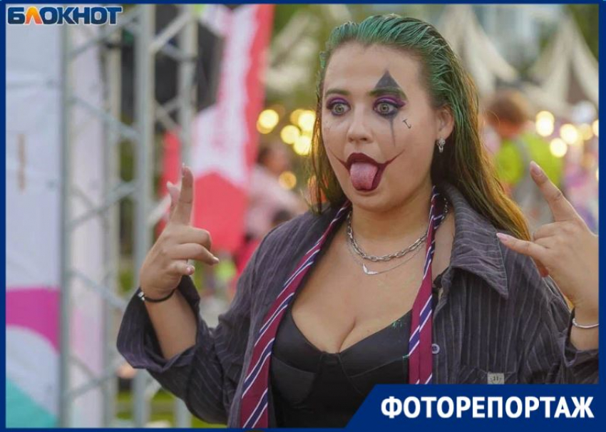 Ночные любители бега собрались под звездным небом в Волгограде