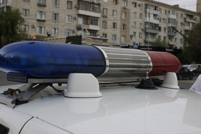 На трассе под Волгоградом в перевернувшейся «Ладе Приора» погиб мужчина