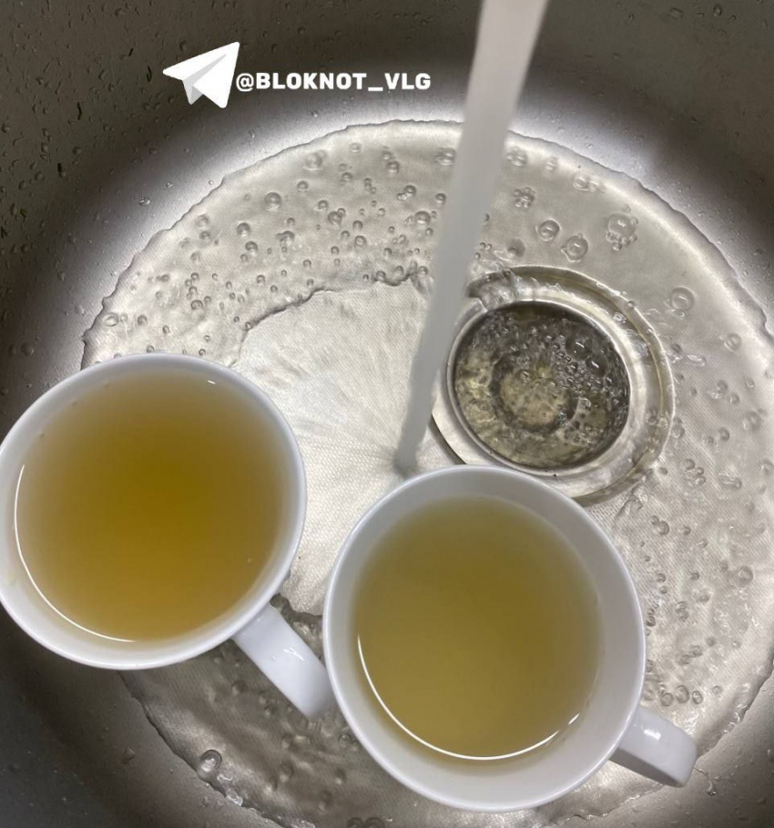 Желтая вода в МКД в центре Волгограда заинтересовала Бастрыкина 