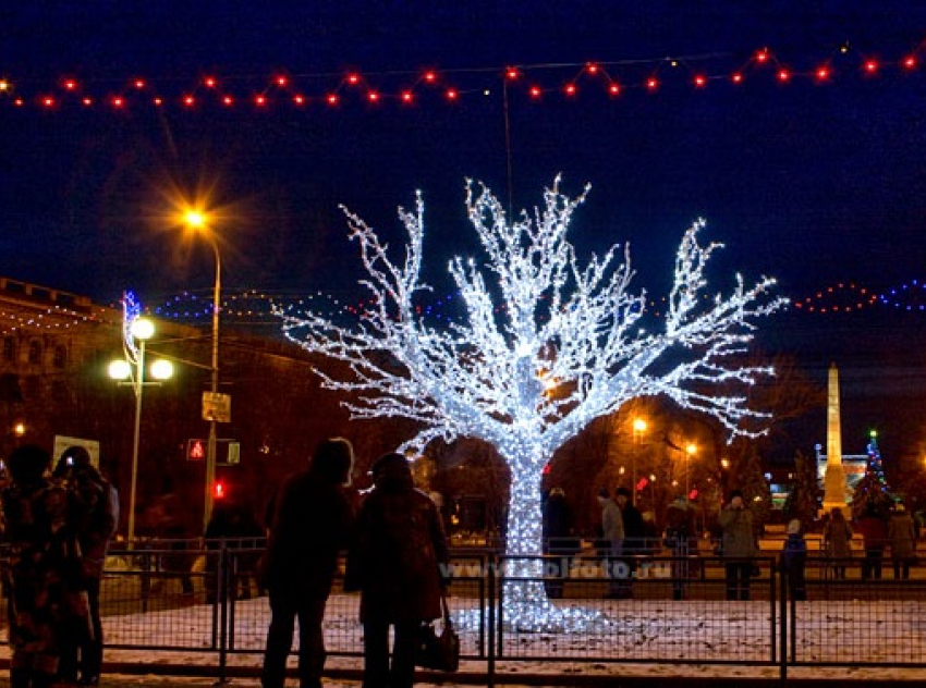 Из центра Волгограда убирают светодиодное дерево