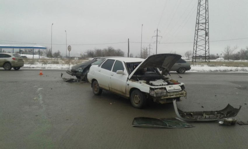 В Волгограде в ДТП по вине водителя на BMW пострадали двое 